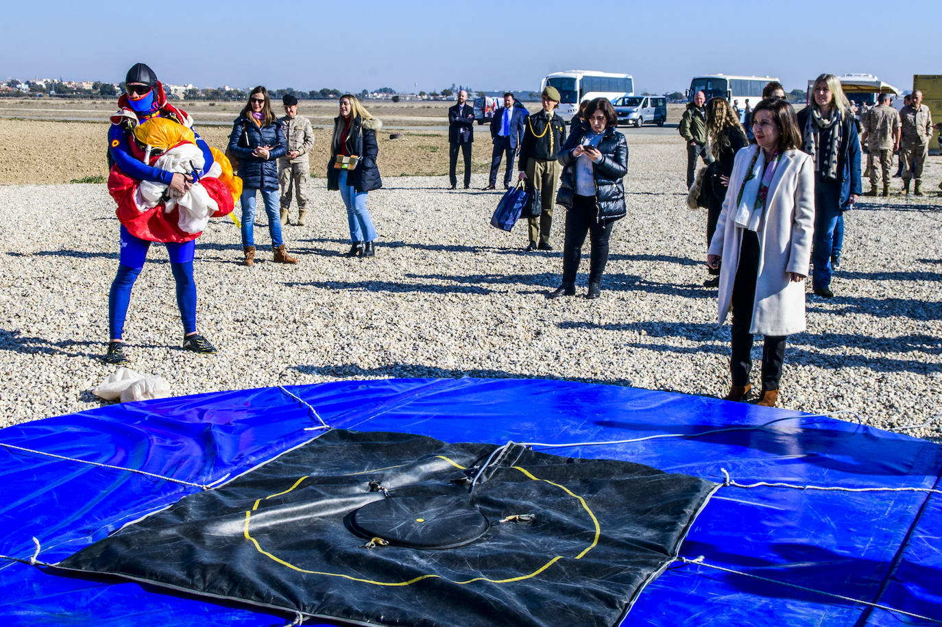Fotos: La visita de la ministra Robles a la base aérea de Alcantarilla, en imágenes