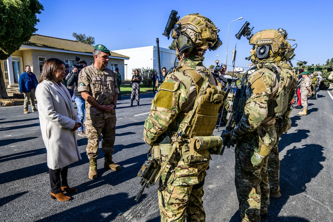 Fotos: La visita de la ministra Robles a la base aérea de Alcantarilla, en imágenes
