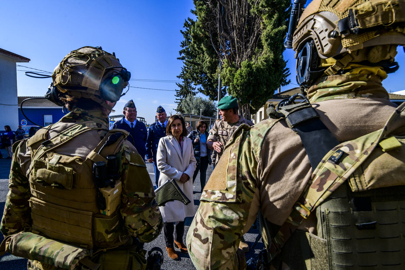 Fotos: La visita de la ministra Robles a la base aérea de Alcantarilla, en imágenes