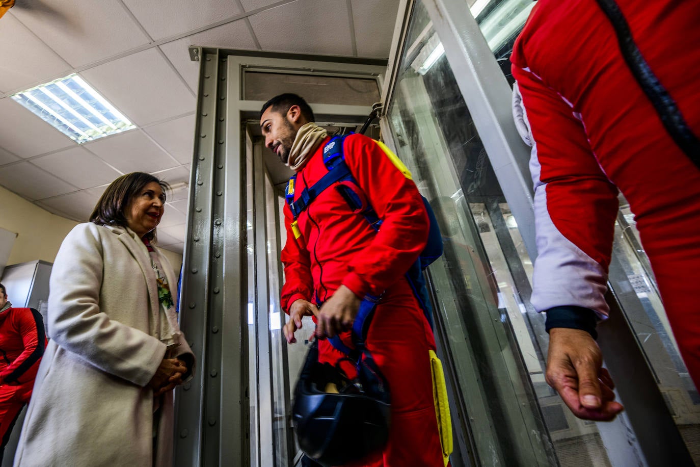 Fotos: La visita de la ministra Robles a la base aérea de Alcantarilla, en imágenes