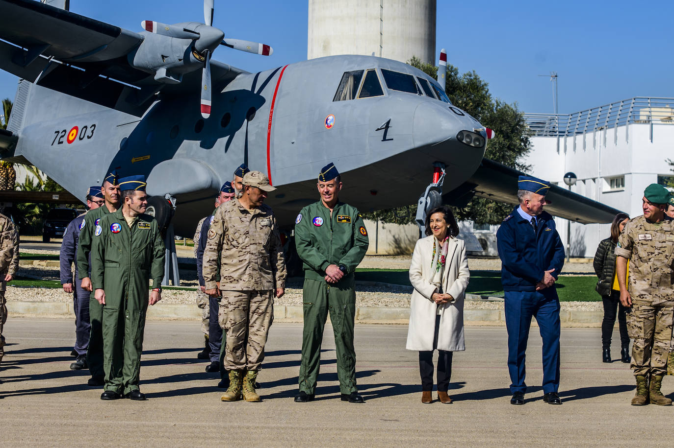 Fotos: La visita de la ministra Robles a la base aérea de Alcantarilla, en imágenes