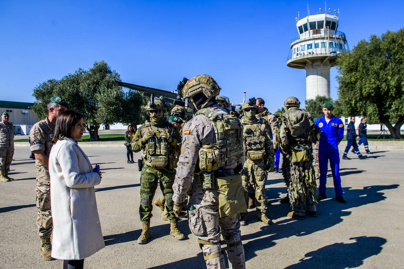 Fotos: La visita de la ministra Robles a la base aérea de Alcantarilla, en imágenes
