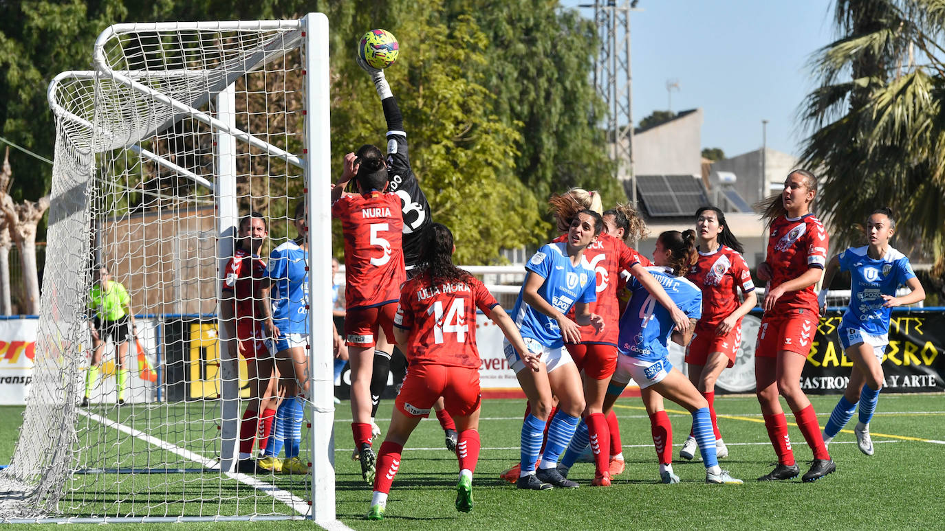 Fotos: El partido entre el Alhama y el Levante Las Planas, en imágenes