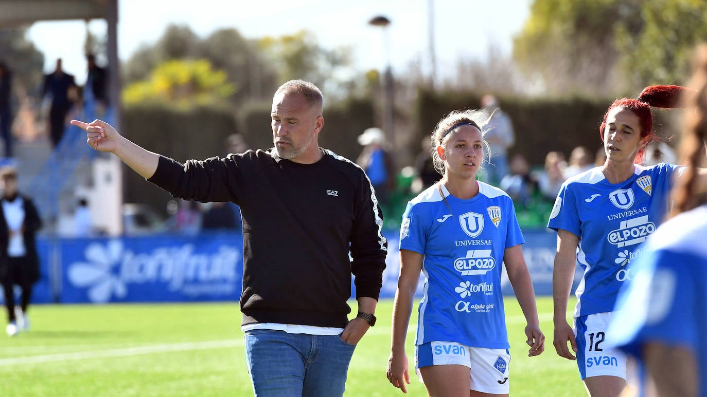 Fotos: El partido entre el Alhama y el Levante Las Planas, en imágenes