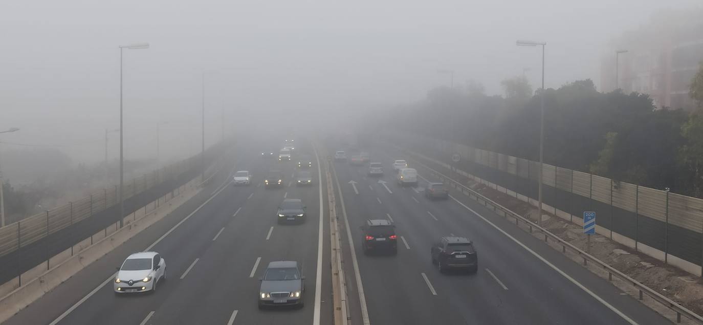 Fotos: La niebla cubre la Región, en imágenes