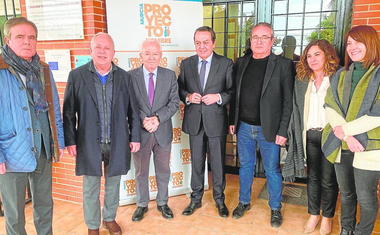 El presidente de Croem, José Mª Albarracín, y los secretarios generales de CC OO y UGT, Santiago Navarro y Antonio Jiménez, visitan la Comunidad Terapéutica de Proyecto Hombre en El Palmar 