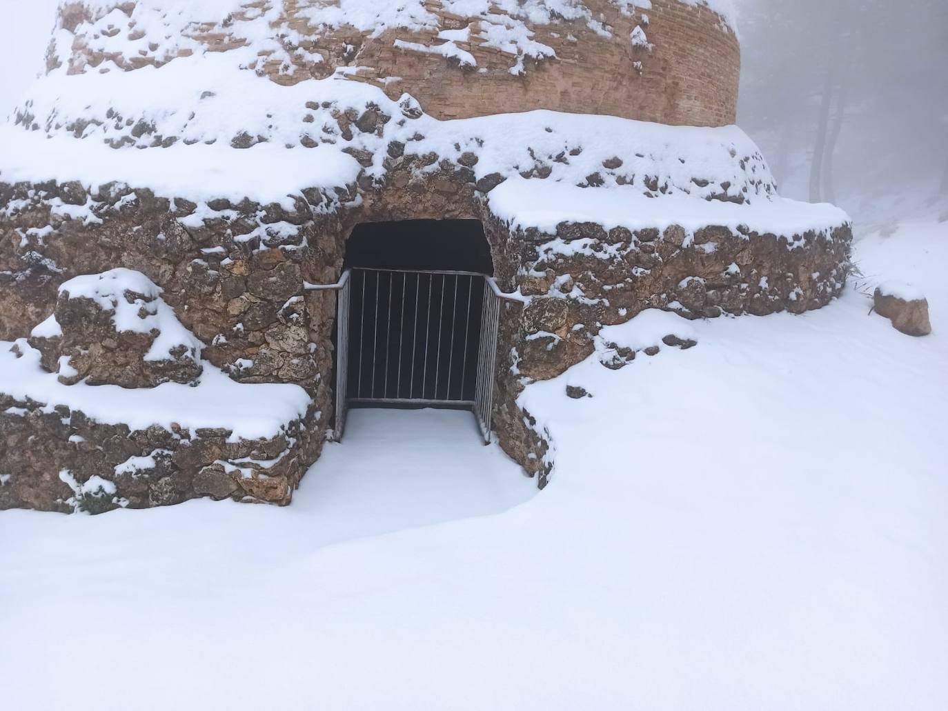 Fotos: Las cumbres de Sierra Espuña se tiñen de blanco por la nieve