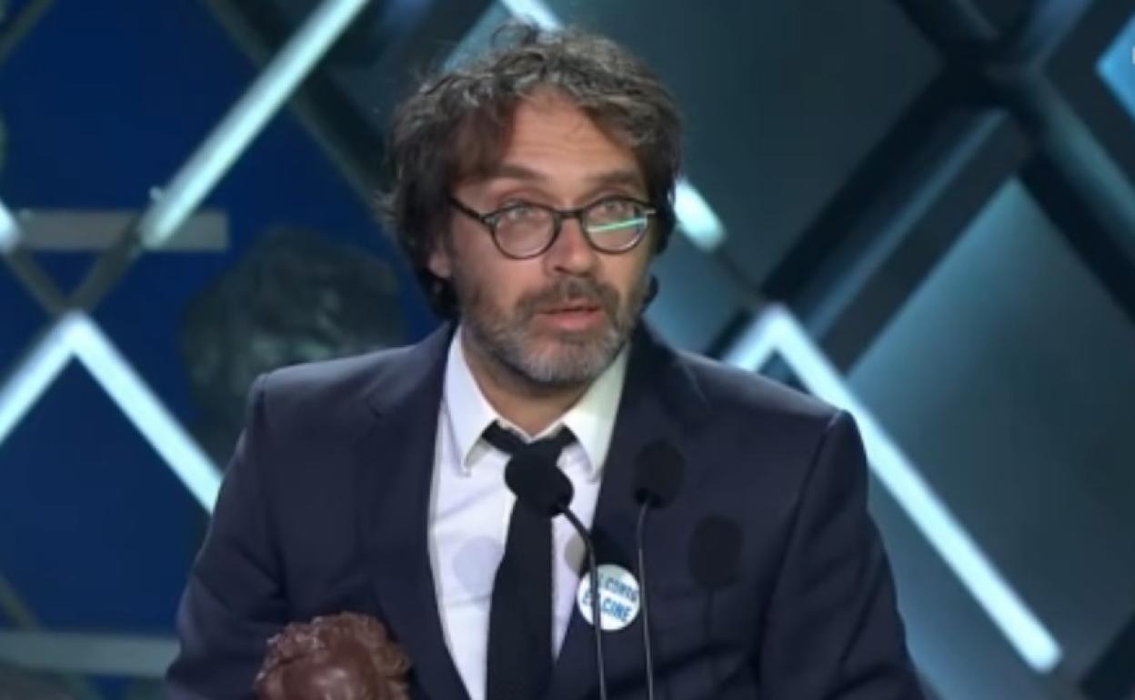 Elías León Siminiani, este sábado, al recoger su Goya.
