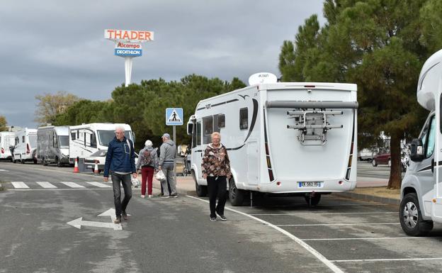 El nuevo aparcamiento de caravanas en Puerto Lumbreras llena sus