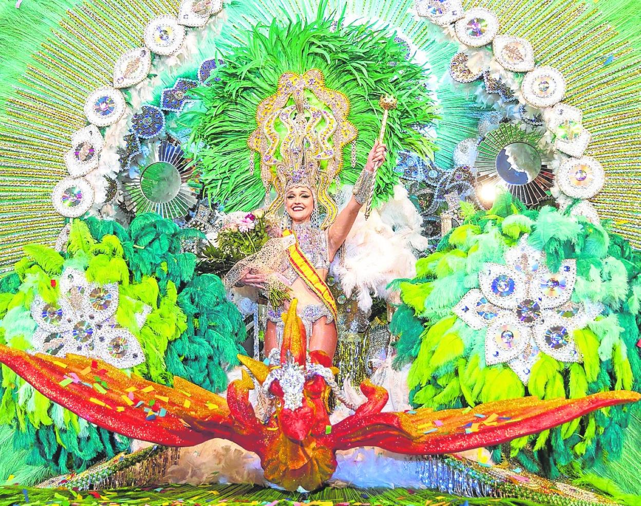 La reina del Carnaval lució una fantasía de la guardiana del Olimpo Elora. 