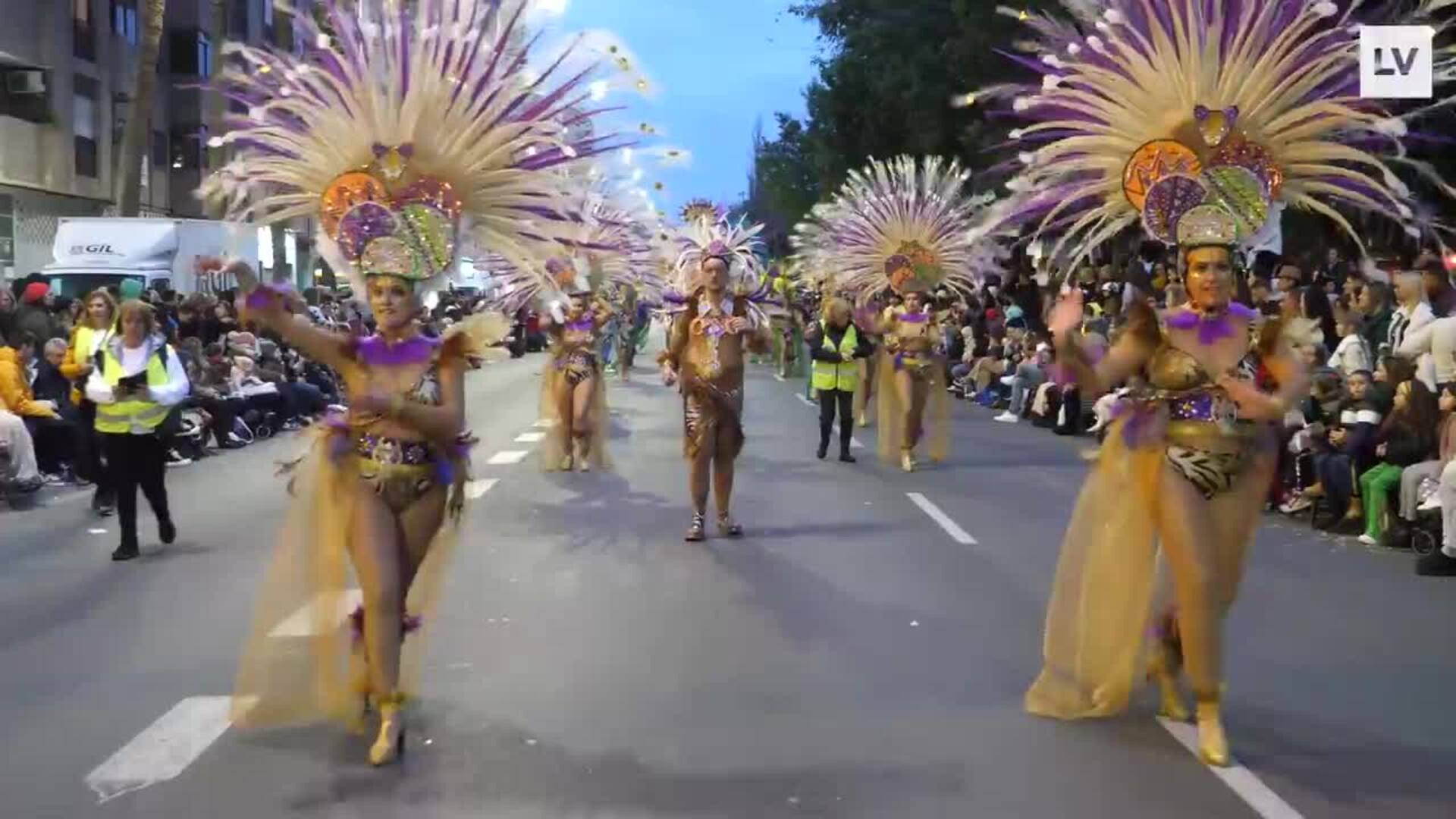 Ritmo y color para un desfile de fantasía y cuento en el Carnaval de Cartagena