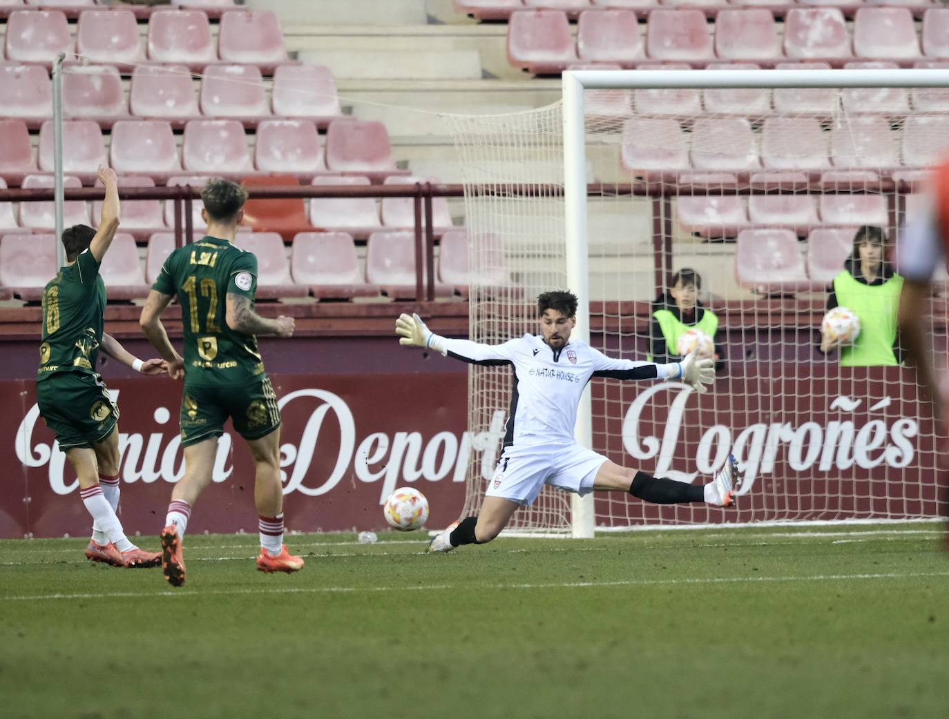 Fotos: La victoria del Real Murcia frente a la UD Logroñés, en imágenes