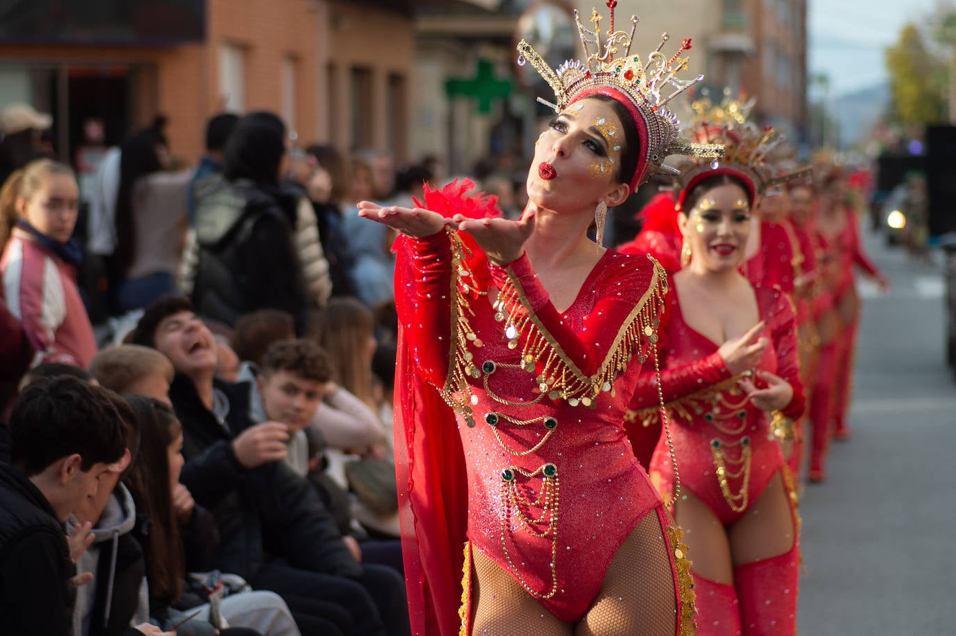Fotos: El carnaval luce su esplendor en Beniaján