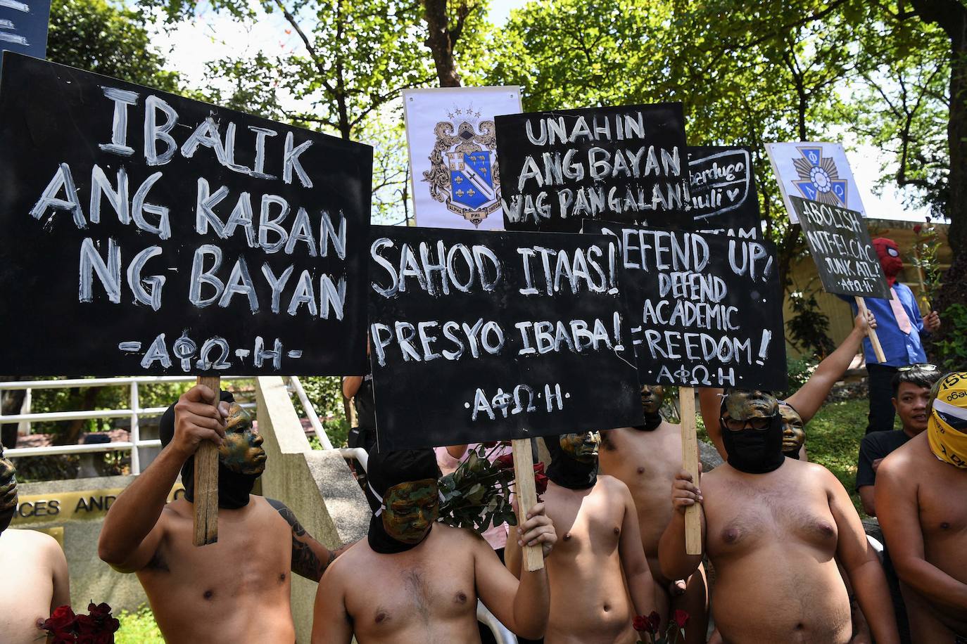 Fotos: Desnudo simbólico en Filipinas