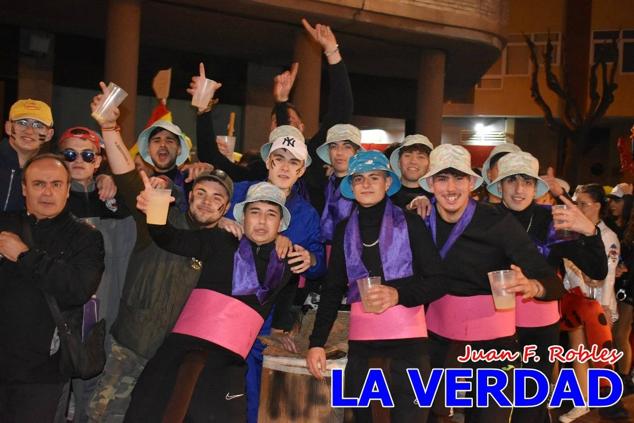 Las avenidas Prolongación y Gran Vía de Caravaca de la Cruz acogieron el Desfile de Carnaval de 2023. La creatividad, el colorido, la música y un ambiente festivo contrarrestaron las inclemencias meteorológicas. 
