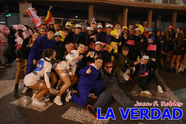 Las avenidas Prolongación y Gran Vía de Caravaca de la Cruz acogieron el Desfile de Carnaval de 2023. La creatividad, el colorido, la música y un ambiente festivo contrarrestaron las inclemencias meteorológicas. 