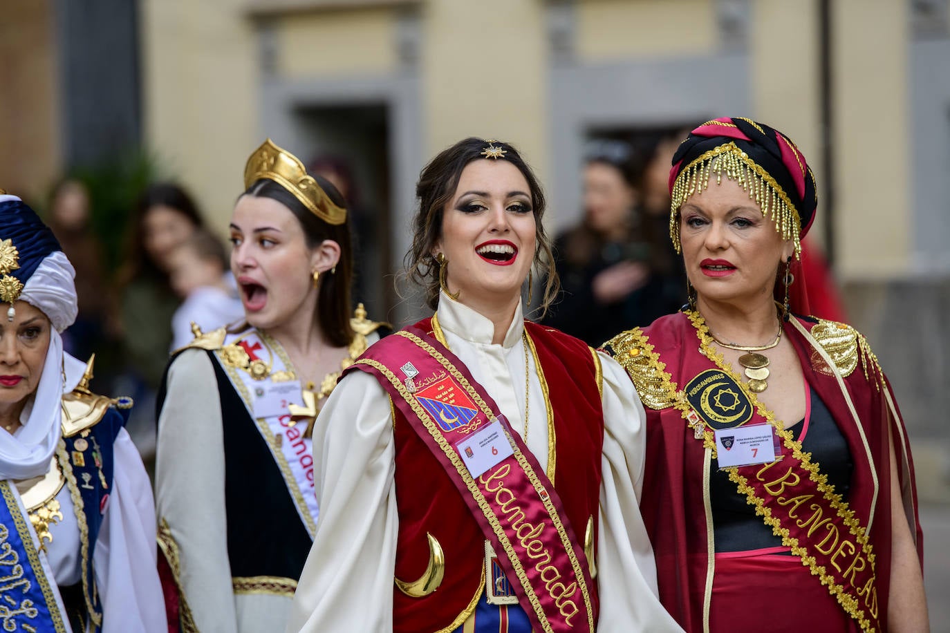 Fotos: La elección de las abanderadas culmina el Medio Año Festero de Moros y Cristianos de Murcia