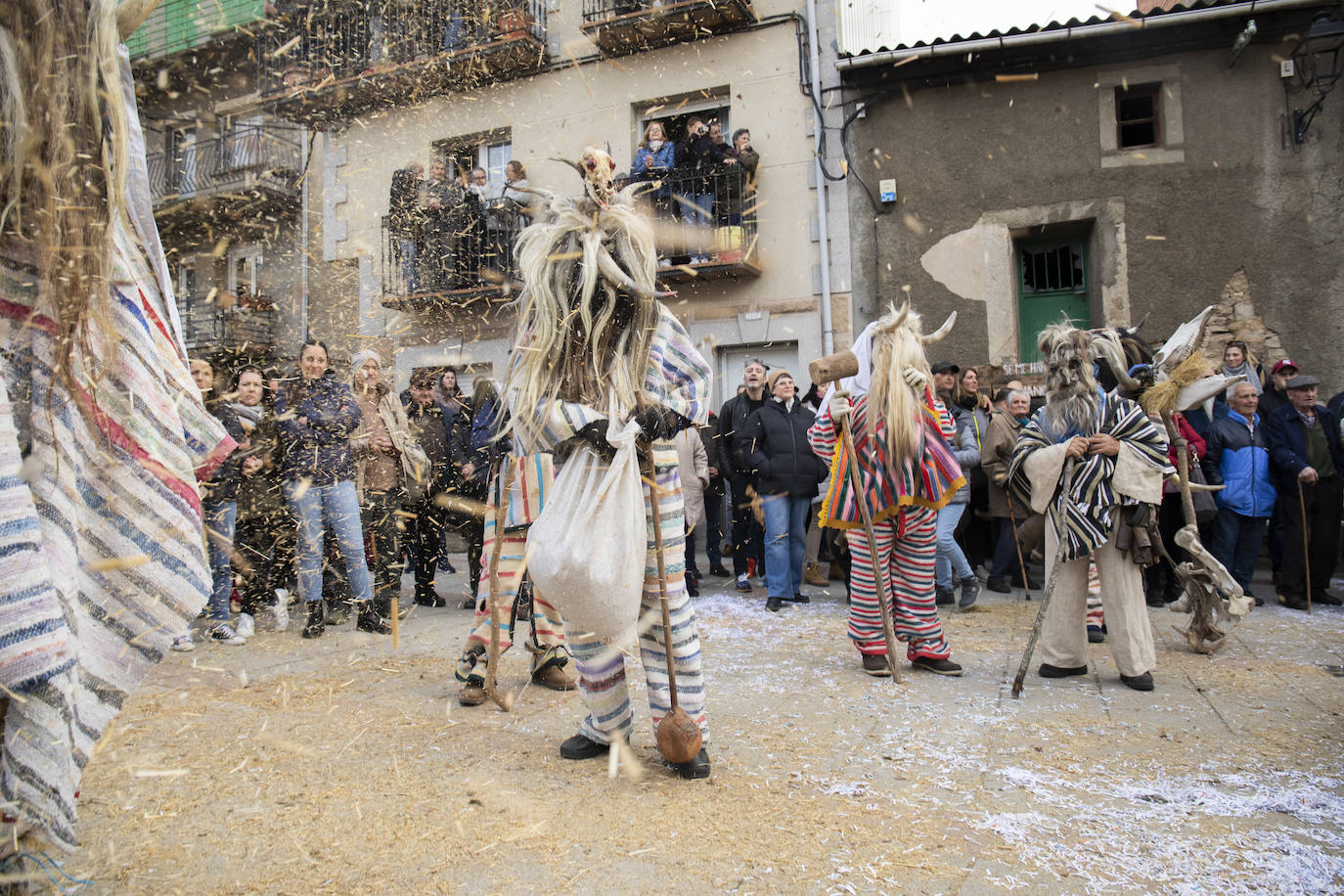 Fotos: Los cucurrumachos invaden Navalosa