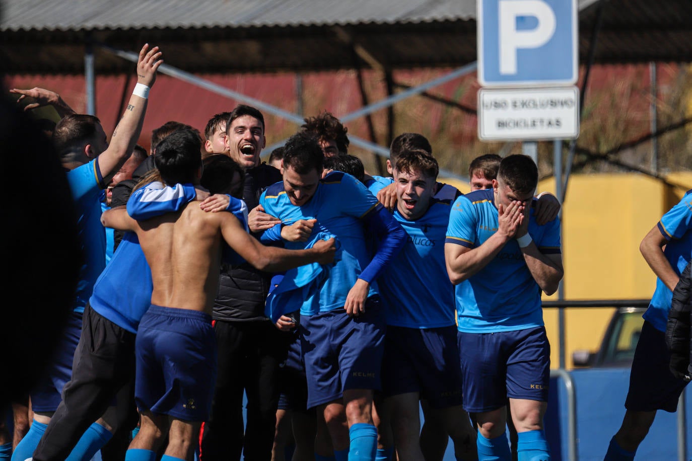 Fotos: Fiesta en Llano de Brujas por la vuelta del Plus Ultra a Tercera
