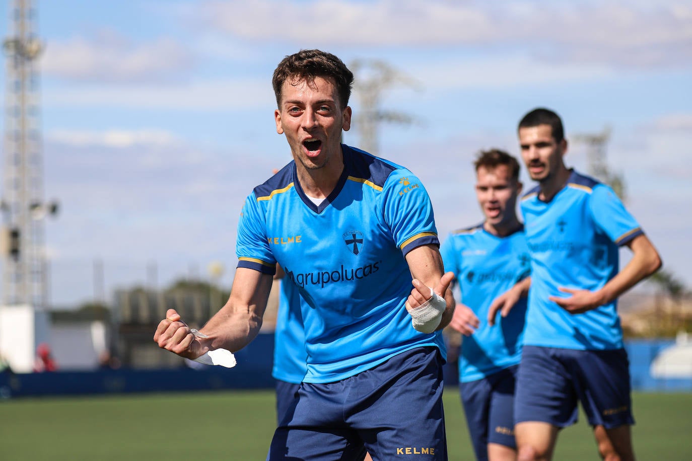 Fotos: Fiesta en Llano de Brujas por la vuelta del Plus Ultra a Tercera