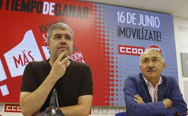 The leaders of CC OO and UGT, Unai Sordo (left) and Pepe Álvarez.