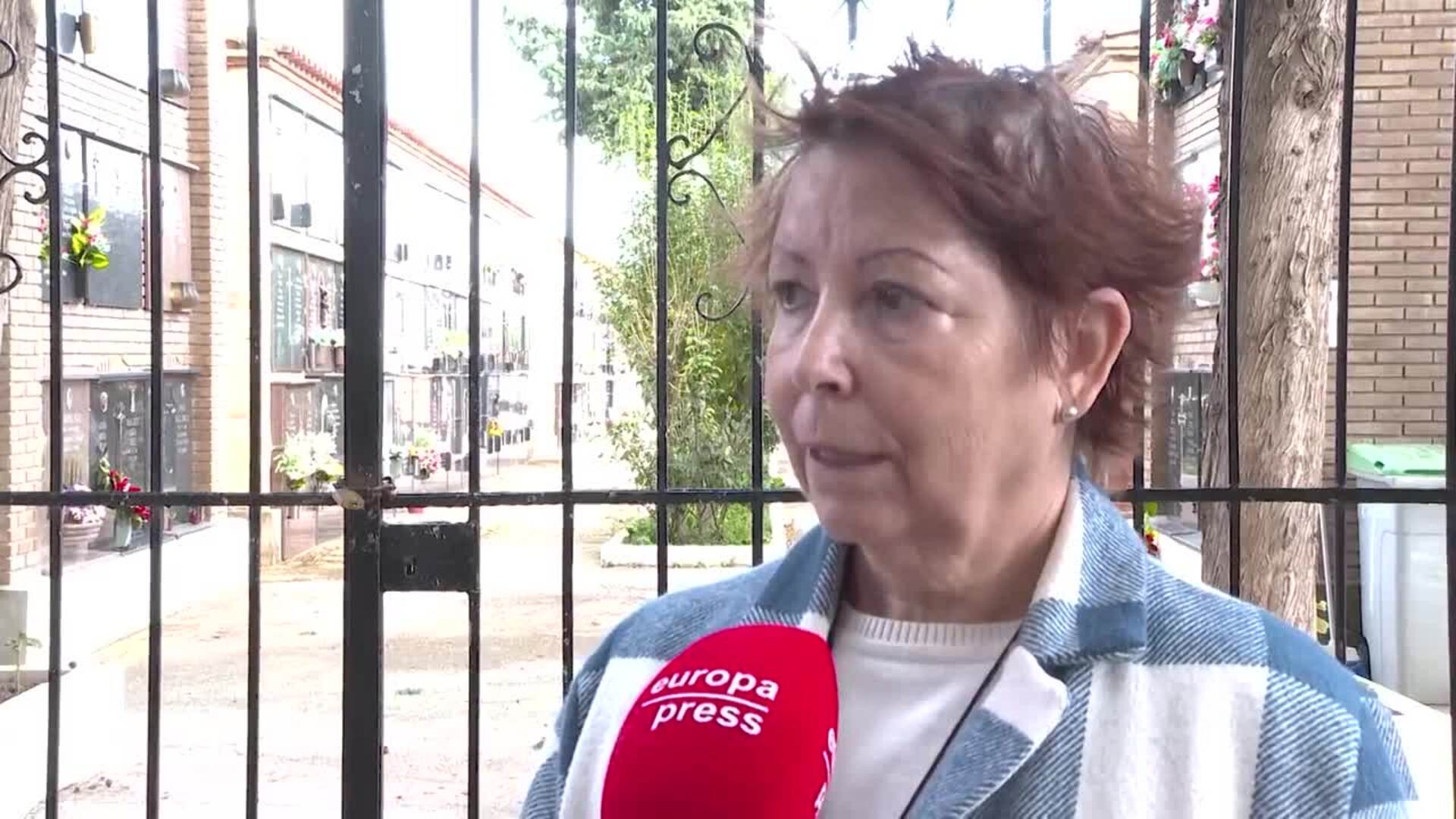Cementerio de Buñol recuerda a sus difuntos con "símbolos característicos" en sus lápidas