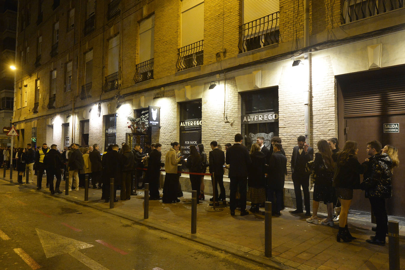 Brindis y ambiente festivo en Murcia para celebrar la Nochevieja