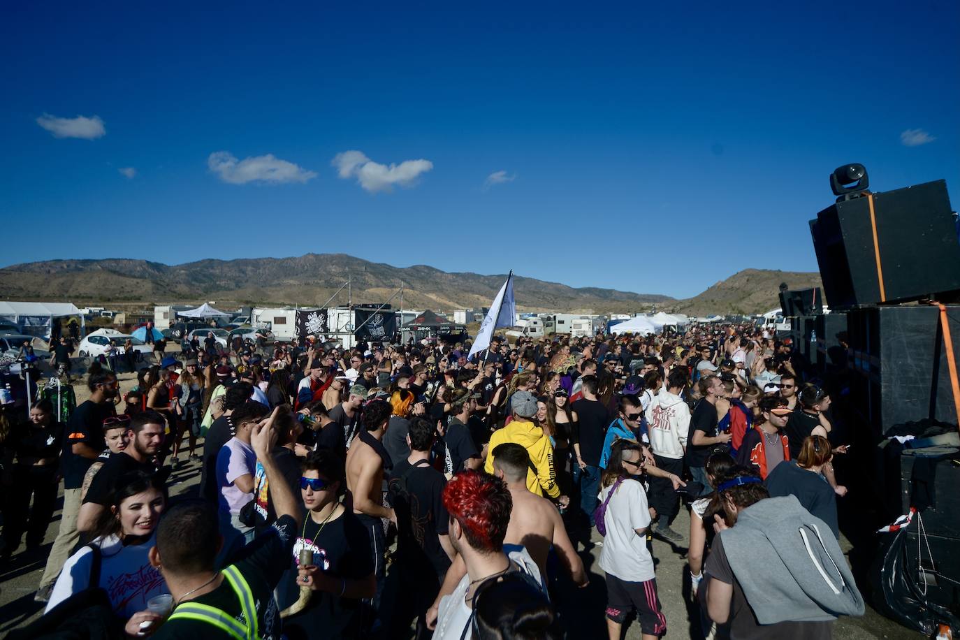 La &#039;rave&#039; de Fuente Álamo, en imágenes