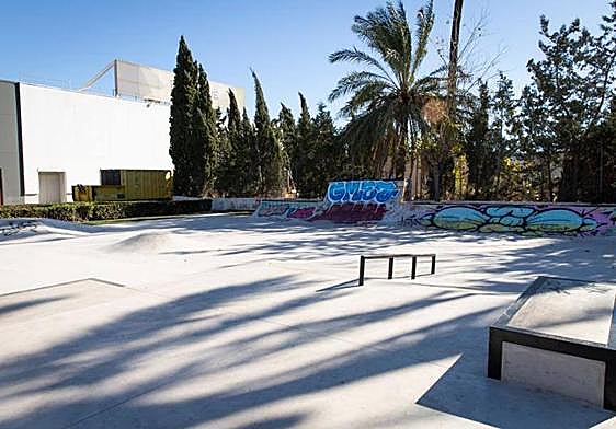 Imagen del 'skate park' con los grafitis.