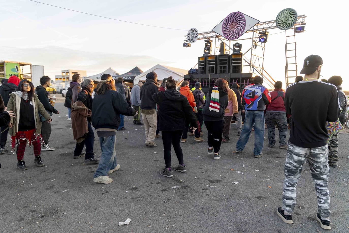 La fiesta ilegal que ya suma tres días en Fuente Álamo, en imágenes