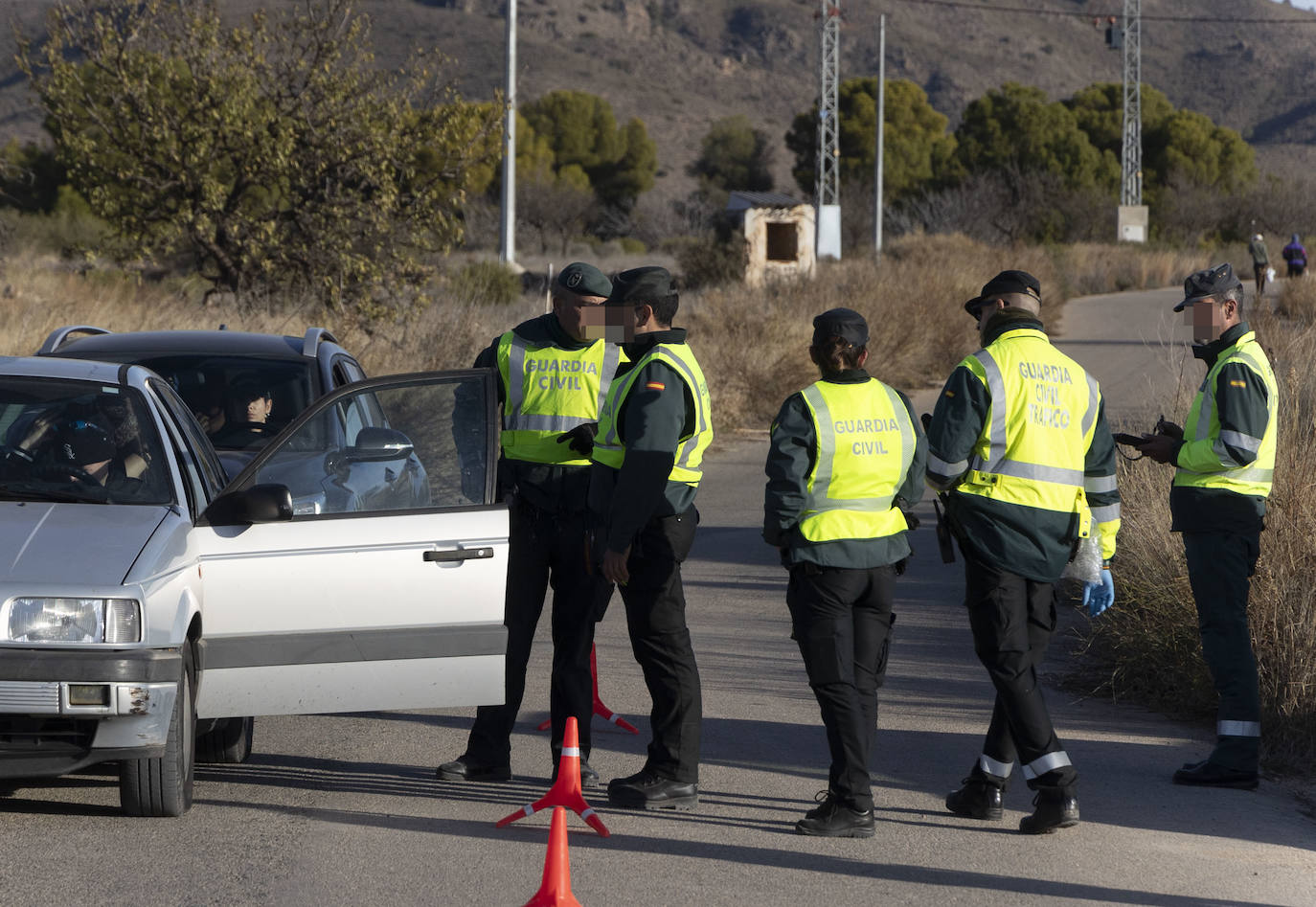 La fiesta ilegal que ya suma tres días en Fuente Álamo, en imágenes