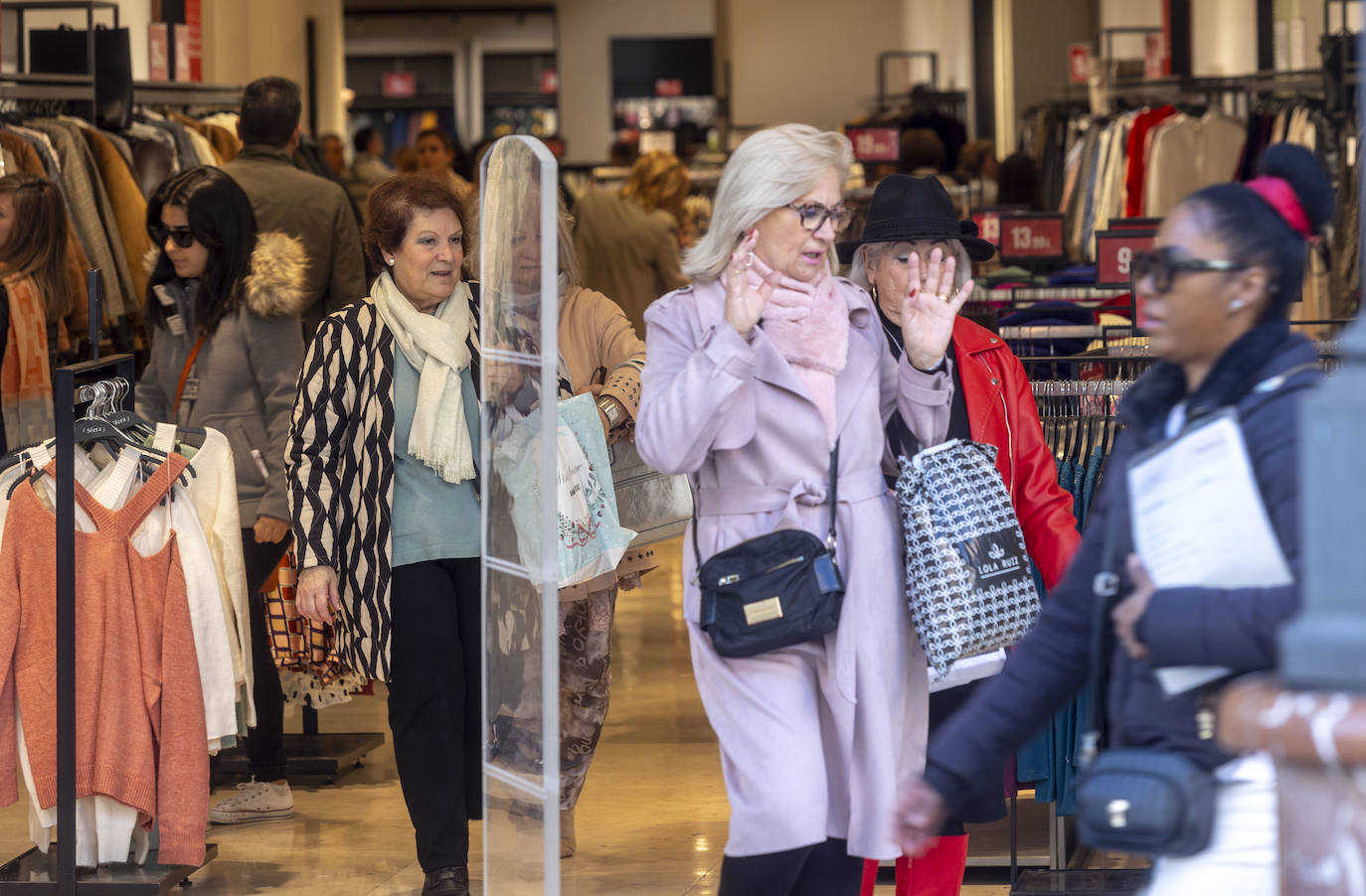Los comercios de Cartagena adelantan sus rebajas