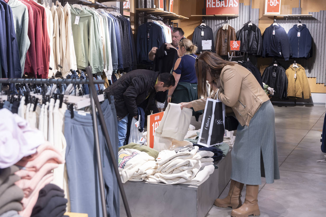 Los comercios de Cartagena adelantan sus rebajas