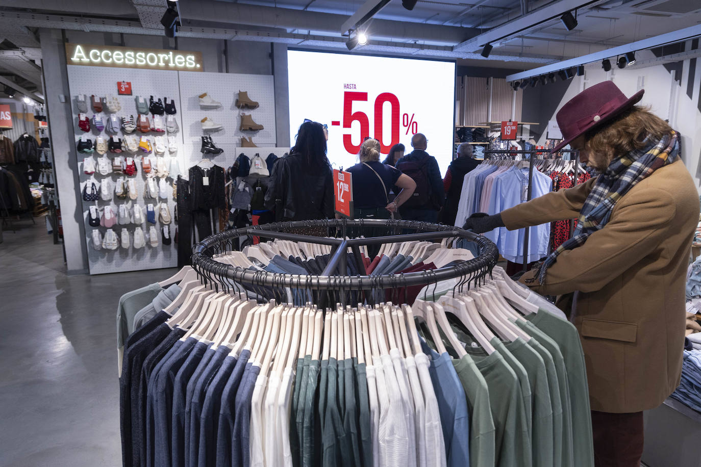 Los comercios de Cartagena adelantan sus rebajas