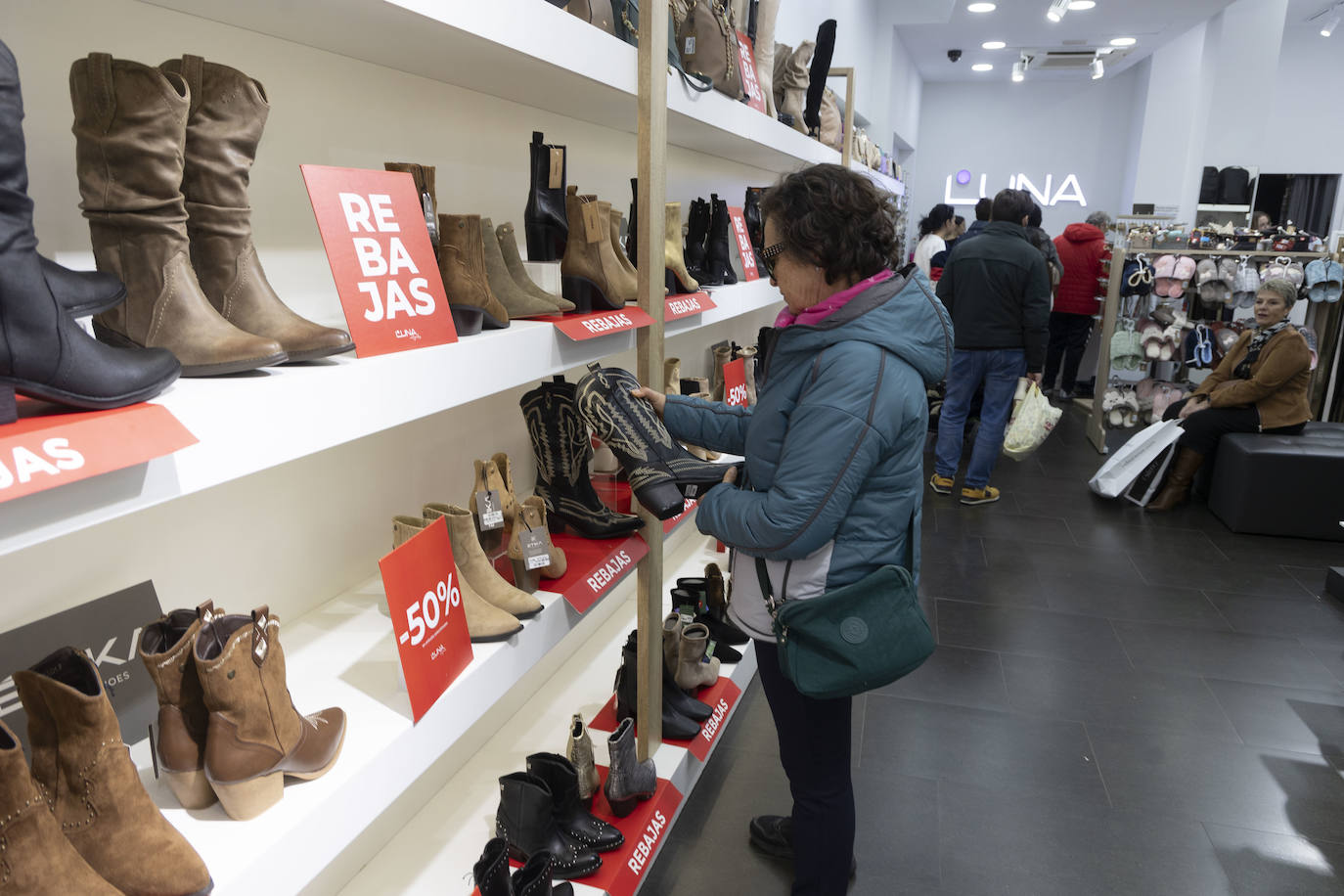 Los comercios de Cartagena adelantan sus rebajas