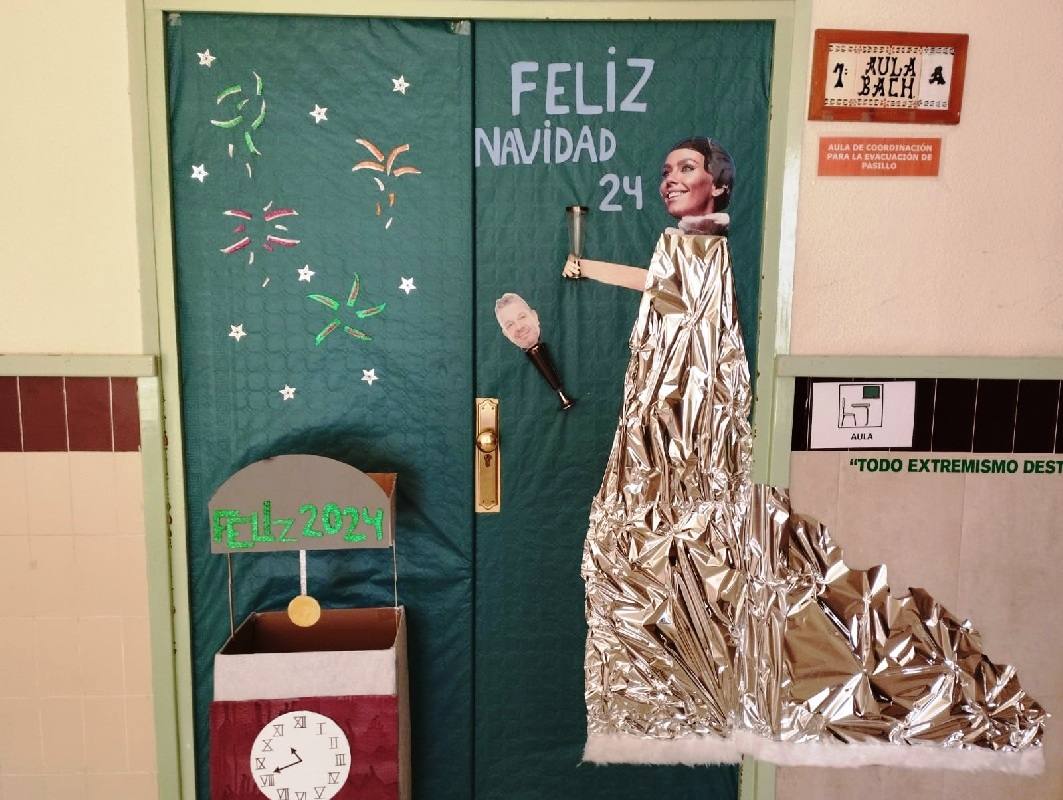 I Concurso de decoración de Puertas Navideñas en el IES San Juan de la Cruz en Caravaca