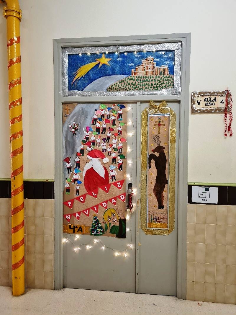 I Concurso de decoración de Puertas Navideñas en el IES San Juan de la Cruz en Caravaca