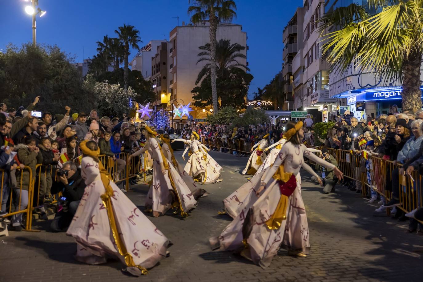 La cabalgata de Reyes Magos de Torrevieja, en imágenes