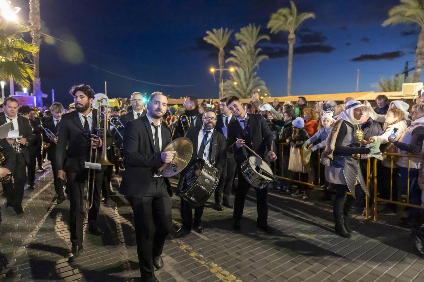 La cabalgata de Reyes Magos de Torrevieja, en imágenes
