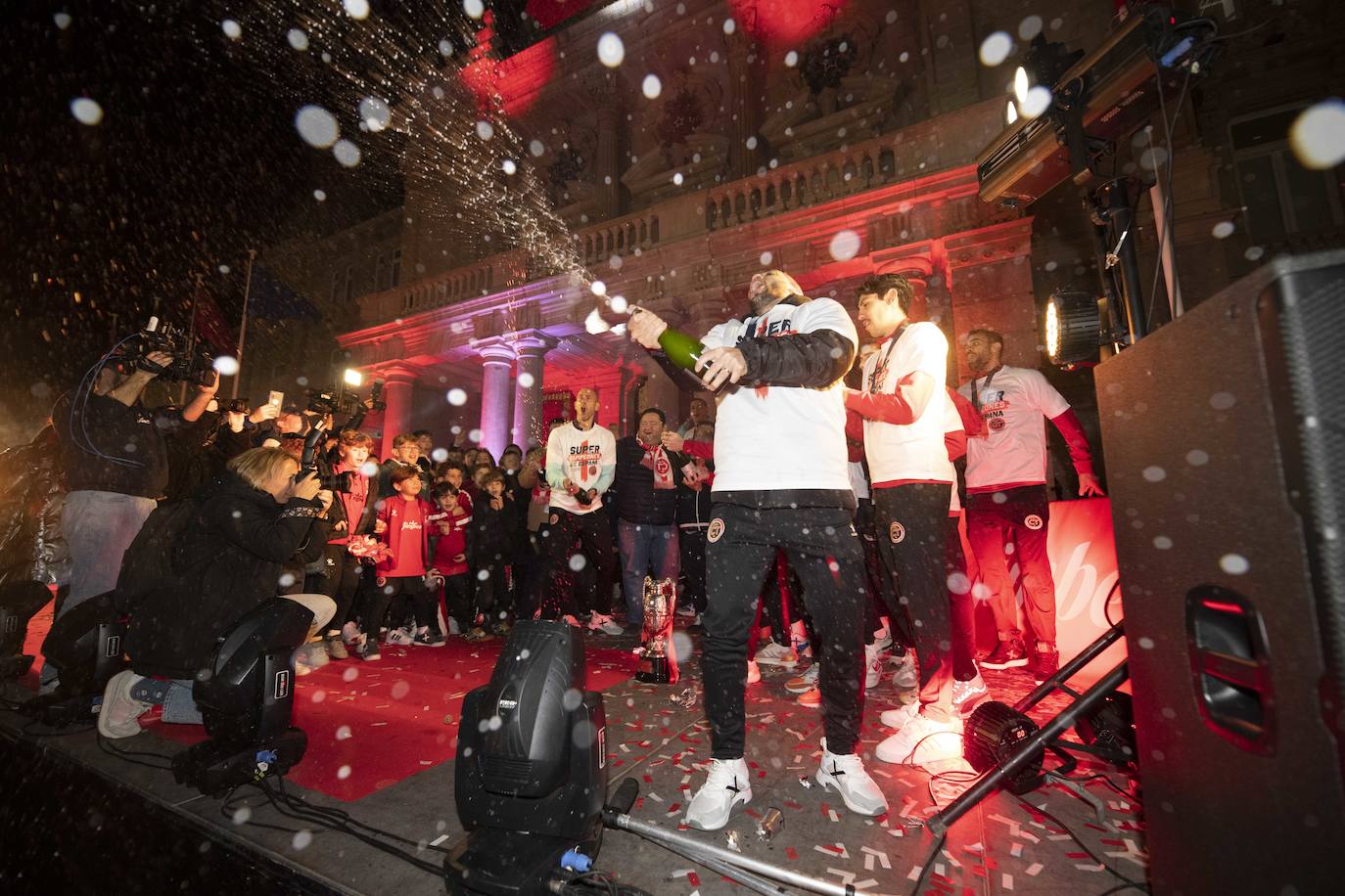 La celebración de la victoria del Jimbee en la Supercopa, en imágenes