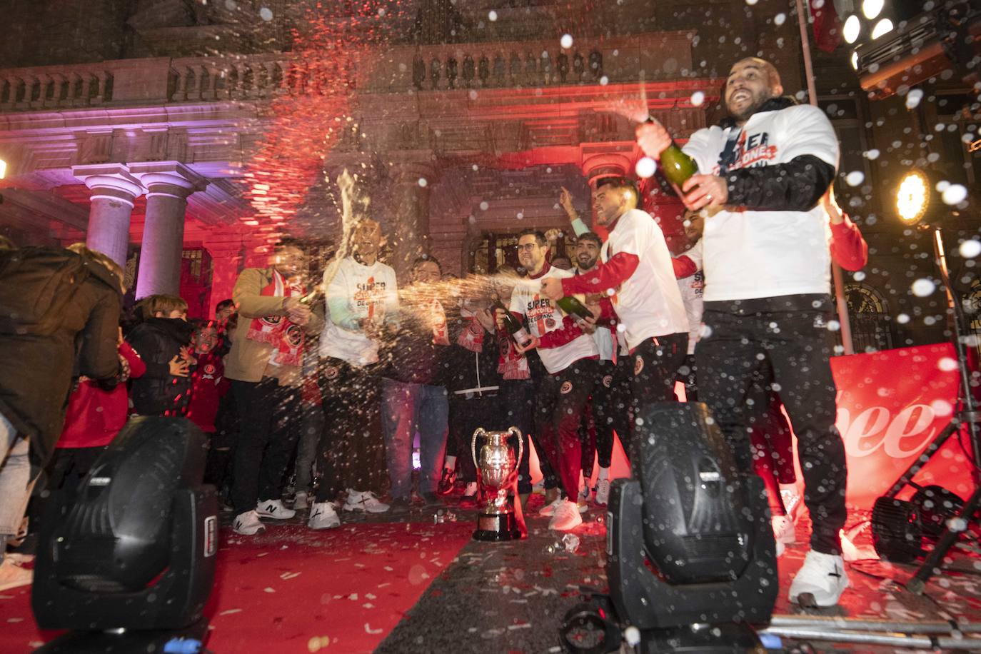 La celebración de la victoria del Jimbee en la Supercopa, en imágenes