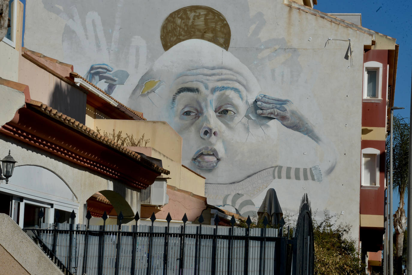 Los murales que colorean Los Alcázares, en imágenes