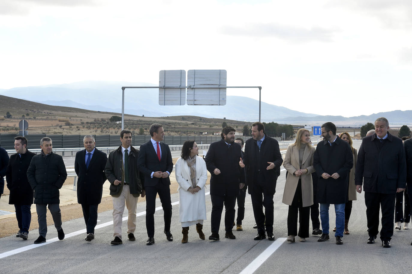 Inauguración del último tramo de la autovía A-33