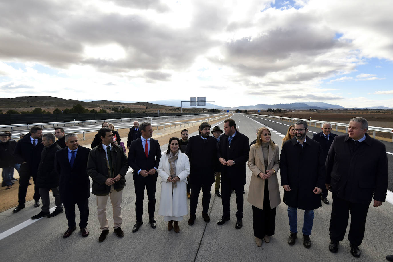 Inauguración del último tramo de la autovía A-33