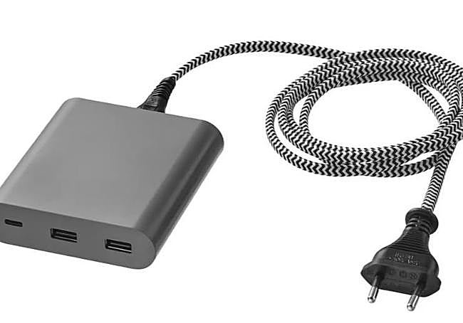 El cargador USB ÅSKSTORM 40W, color gris oscuro retirado por Ikea.