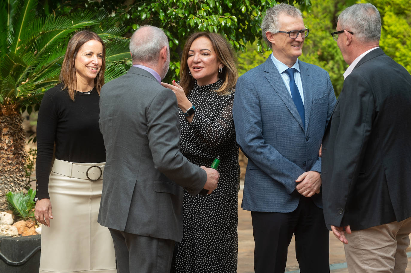 El murciano Cristóbal Belda participa en el foro-tertulia La Luz