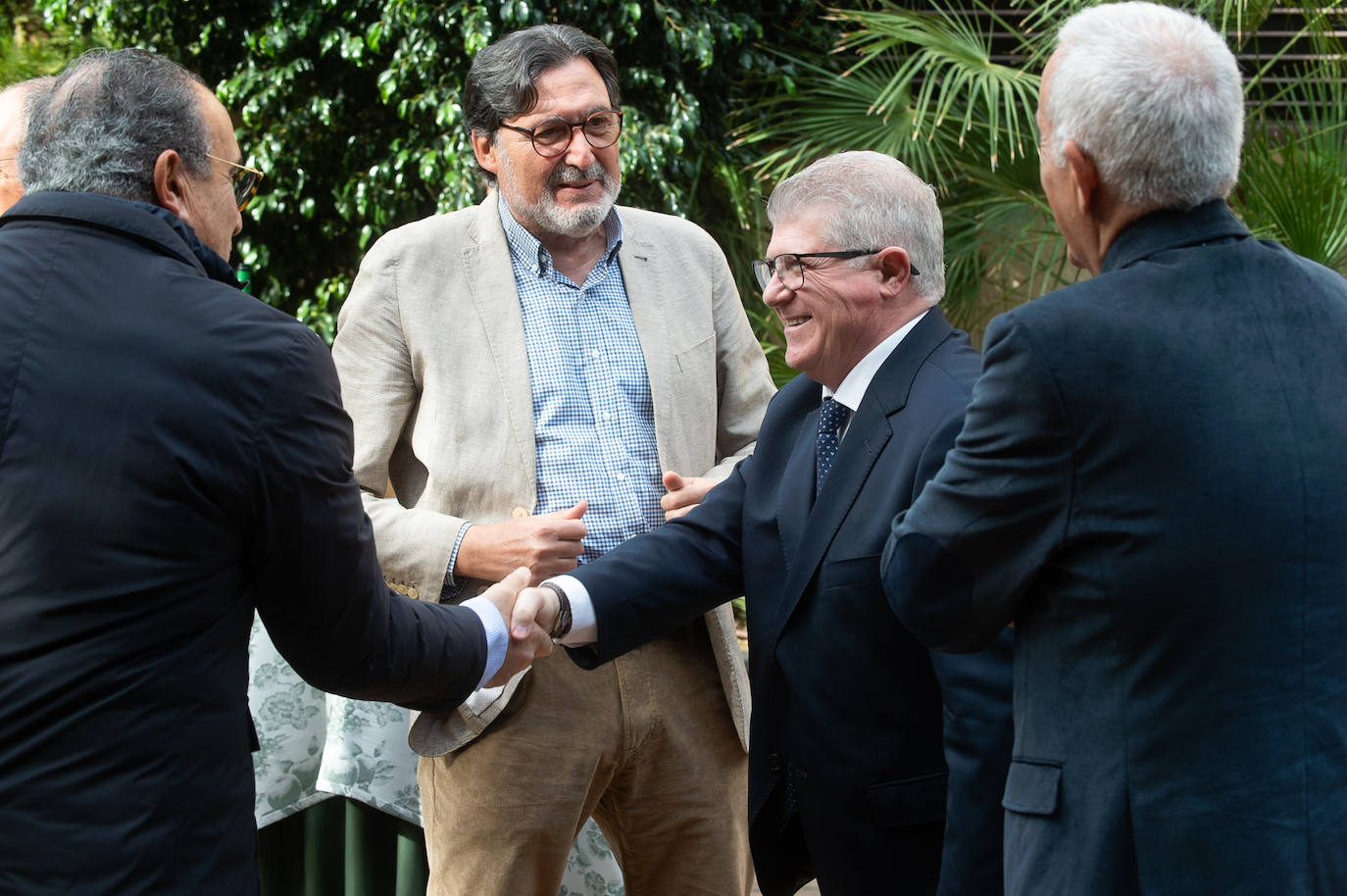 El murciano Cristóbal Belda participa en el foro-tertulia La Luz