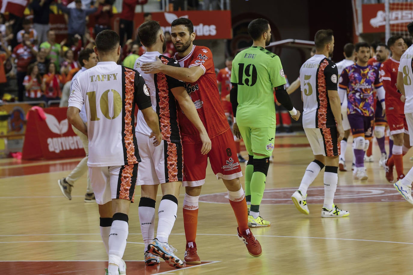 Las imágenes del Jimbee-ElPozo