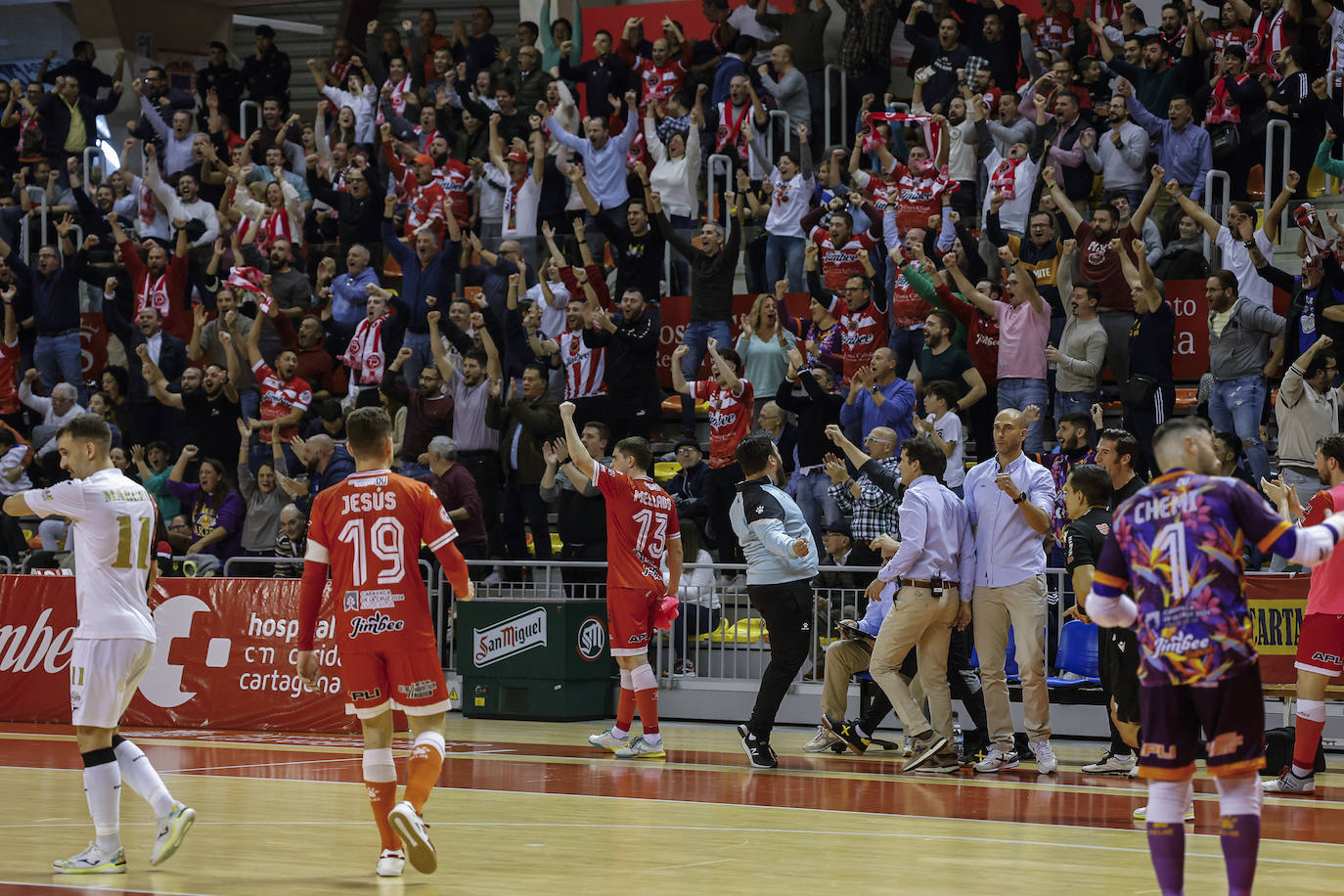 Las imágenes del Jimbee-ElPozo