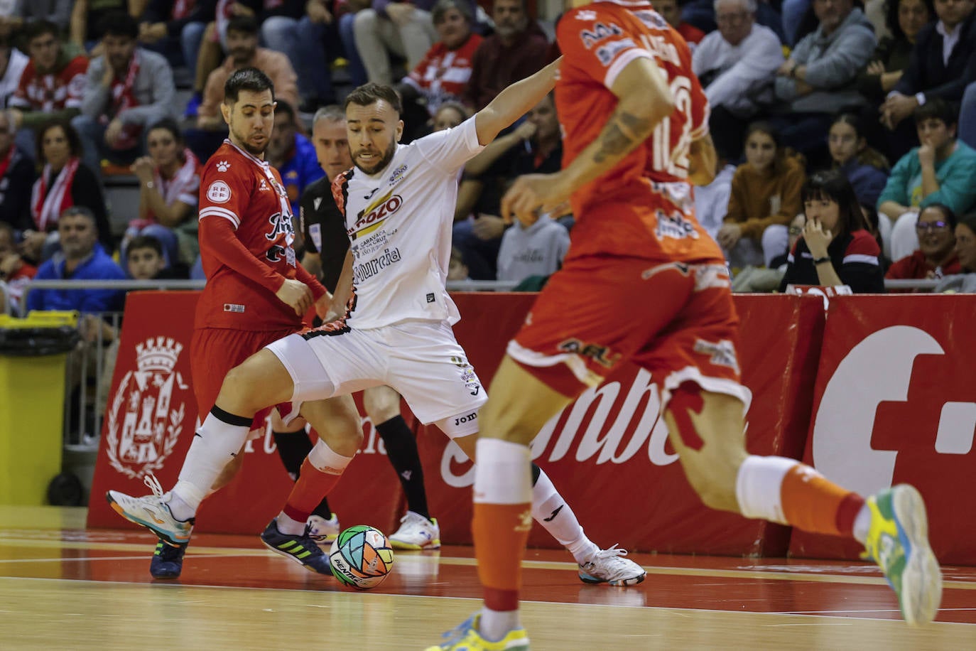 Las imágenes del Jimbee-ElPozo